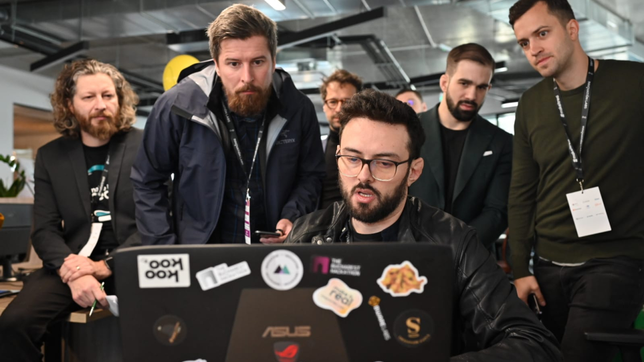 Innovation Labs 2023: hackathoanele de la Cluj și Timișoara aduc 28 de echipe