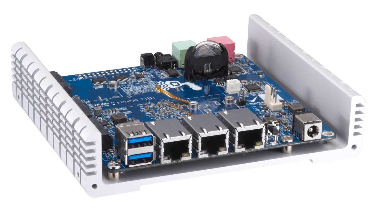 QNAP QBoat Sunny e un mini-server IoT pentru dezvoltatori