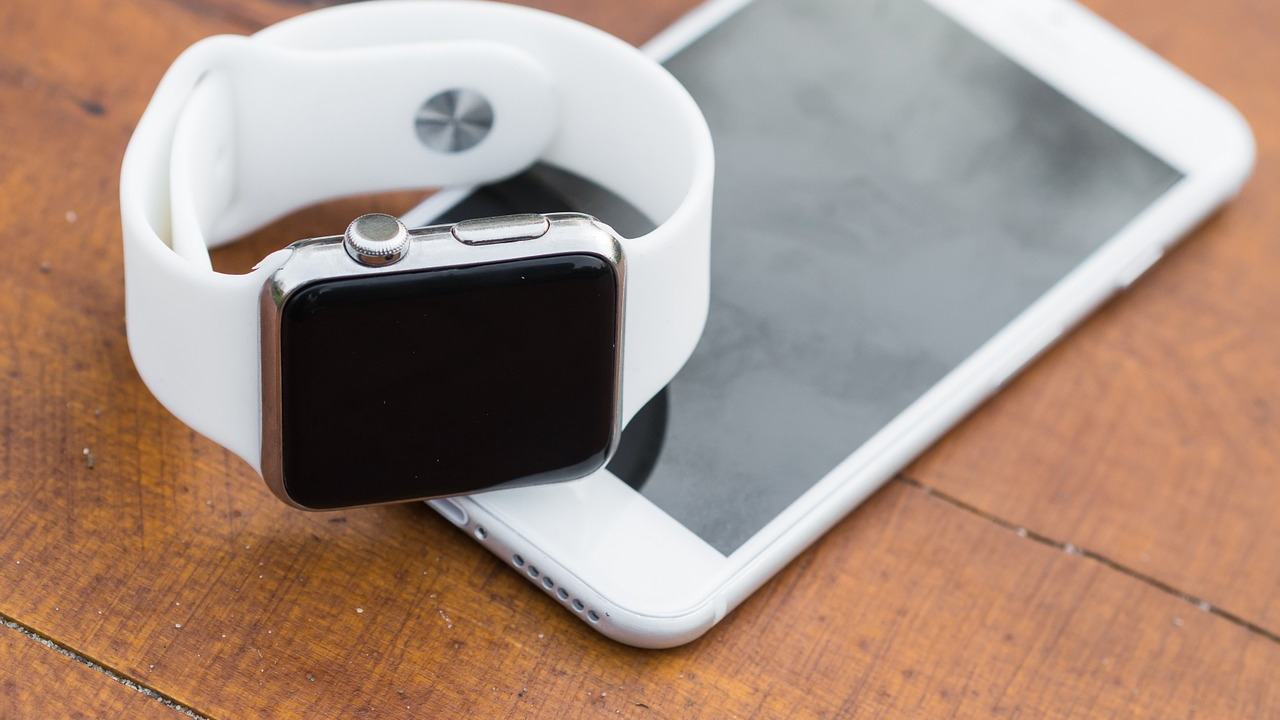 Stock Busters: reduceri la smartwatch-uri Samsung, Apple Watch, Xiaomi