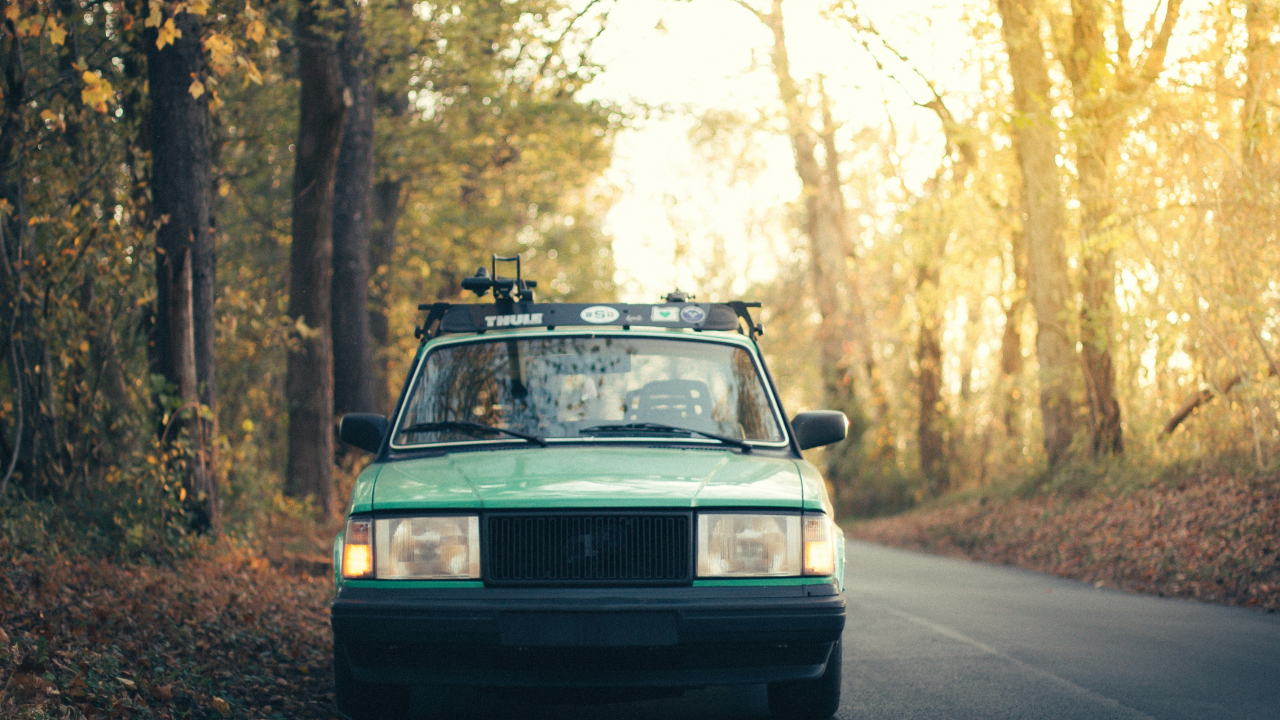 Marca auto europeană care te avertizează din timp că drumul e prost