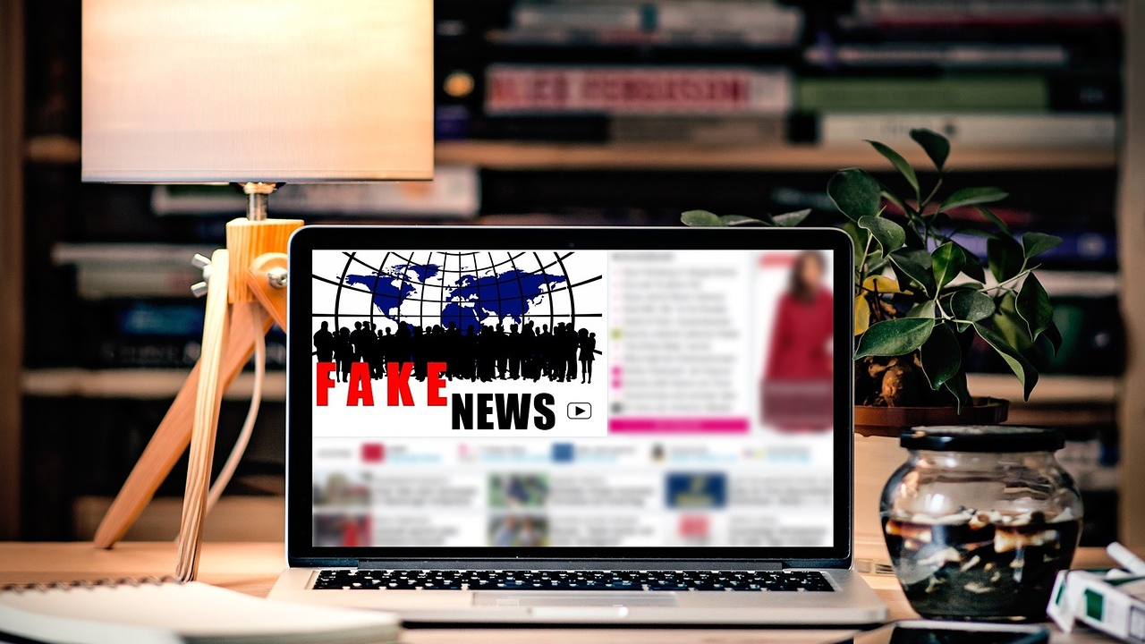 Facebook cumpără un startup britanic de AI pentru a combate fake news