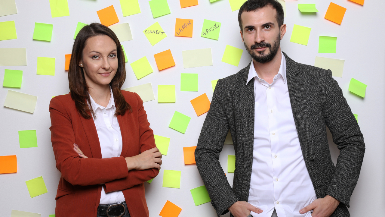 Startupul care te ajută să extinzi afacerea, instruindu-ți angajații