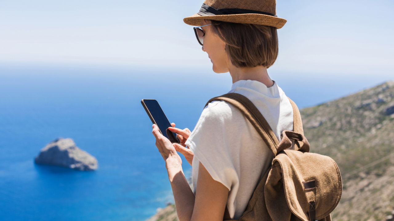 Un sfert dintre români caută vacanțe fără social media