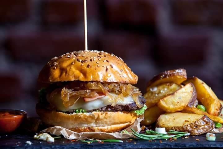 Franciza Uncle John - cât te costă de deschizi un fast-food cu burgeri