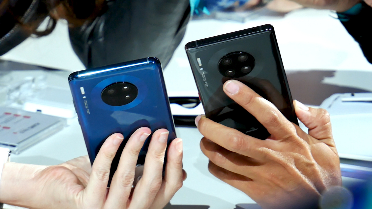 Peste 400 de precomenzi pentru Huawei Mate 30 Pro în România