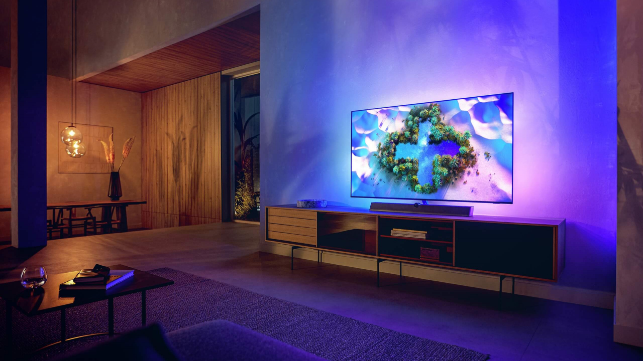 Philips lansează două noi modele de televizoare OLED+