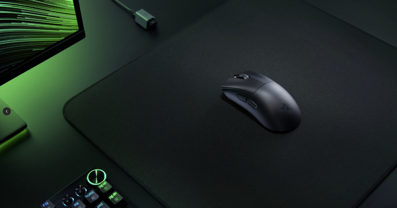 Razer lansează DeathAdder V3 HyperSpeed, un nou mouse pentru esports