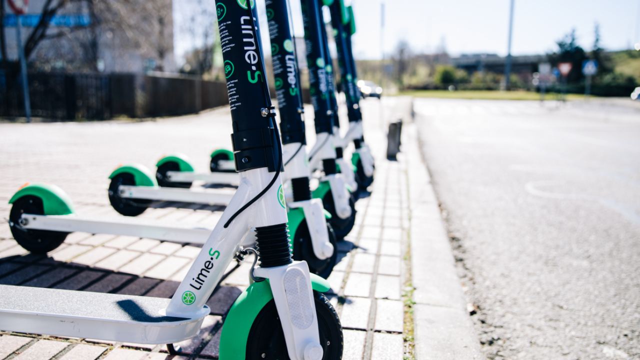 Lime aduce trotinetele electrice în Constanța și Brașov