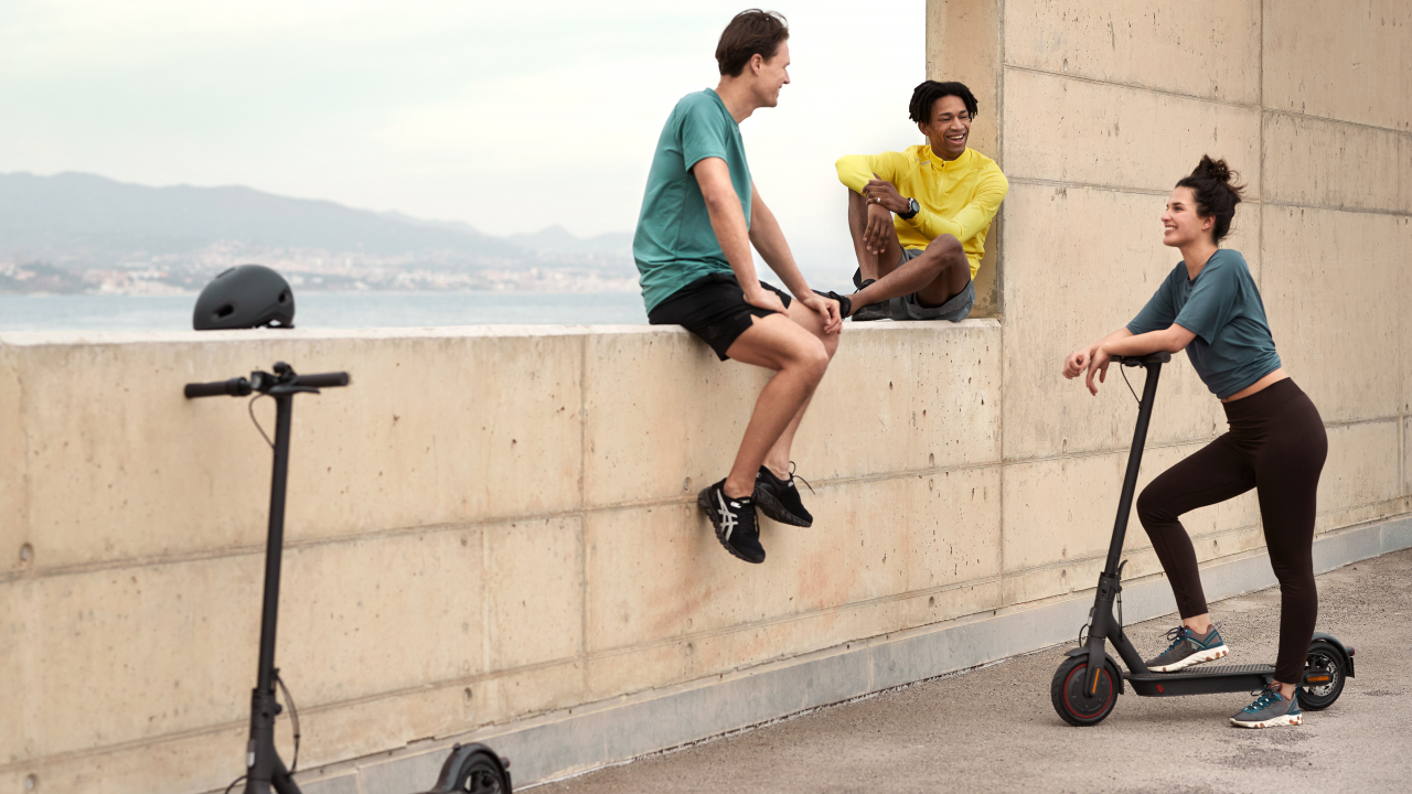 Xiaomi lansează trotinete noi, telefoane și un monitor de gaming