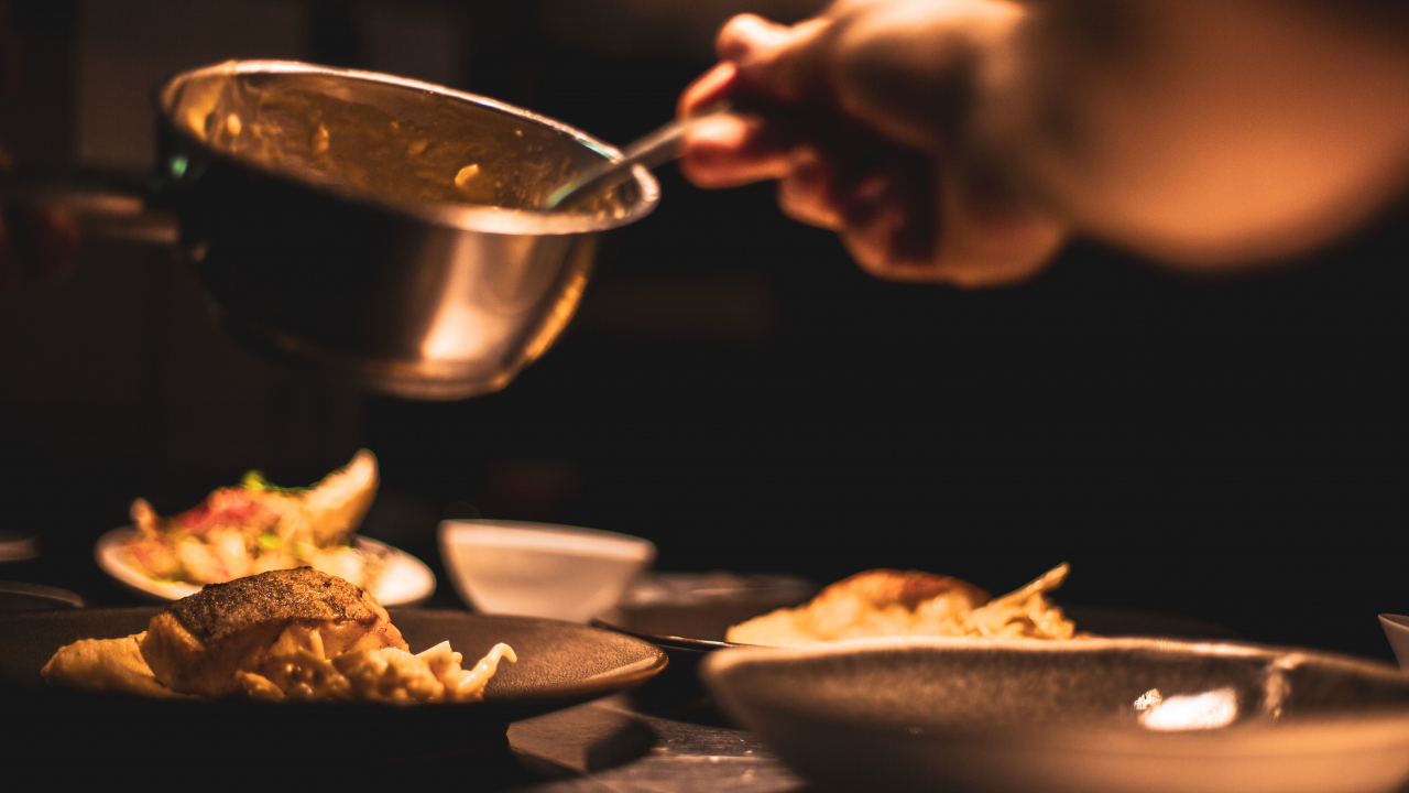 O lume într-un restaurant: antreprenoarea din Oradea care și-a îndeplinit visul