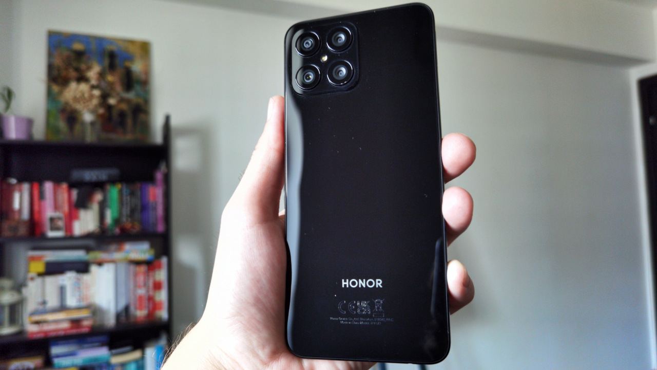 REVIEW HONOR X8: Smartphone foarte bine echilibrat cu preț decent