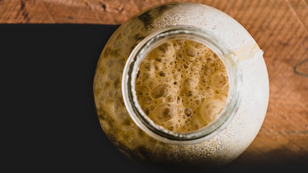 Ce au căutat românii pe net în timpul pandemiei: maia, sfinți și... matrimoniale