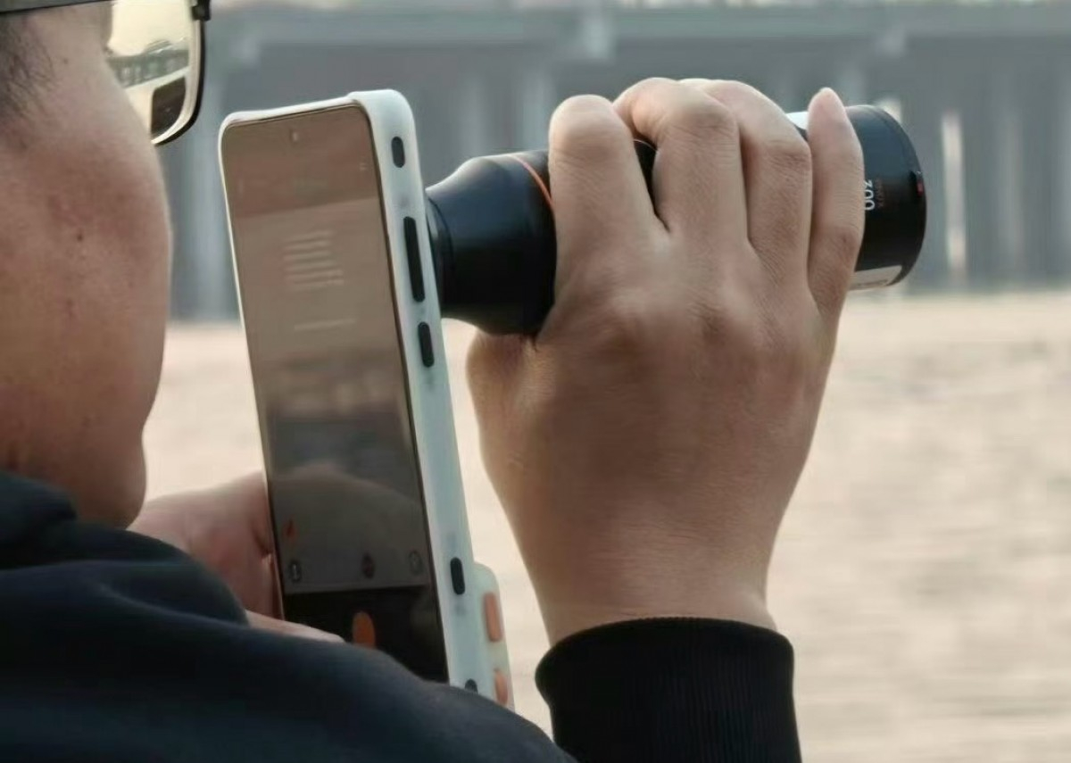 O imagine cu OPPO Find X9 Ultra a fost publicată pe rețeaua chineză Weibo