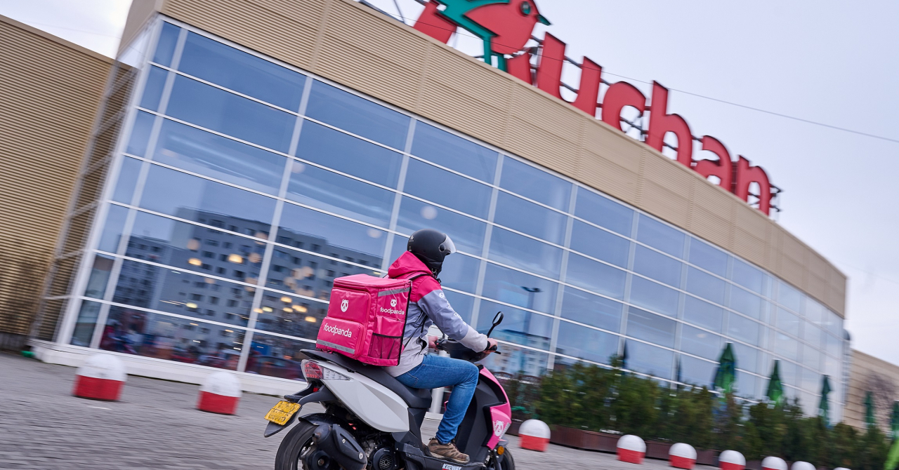 Auchan și foodpanda extind la nivel național parteneriatul pentru livrări rapide