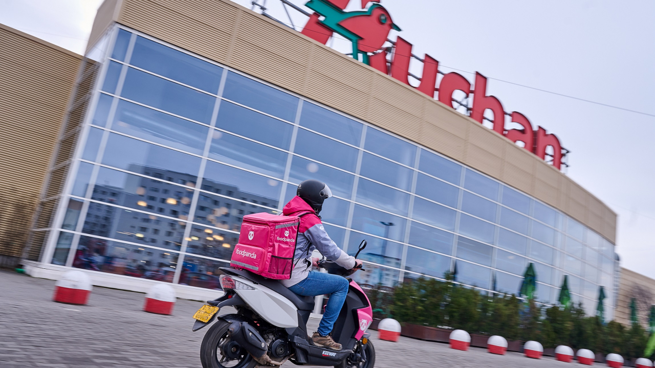 Auchan și foodpanda extind la nivel național parteneriatul pentru livrări rapide