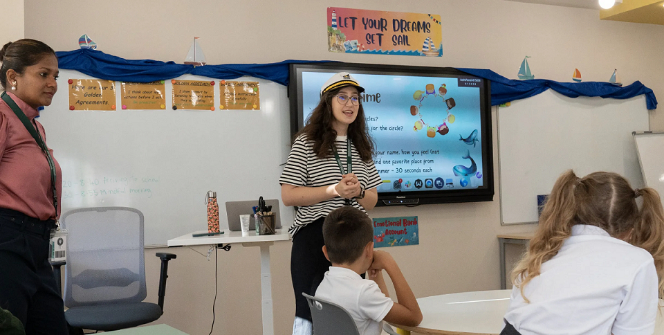 Cum poți moderniza școala românească printr-un startup de performanță