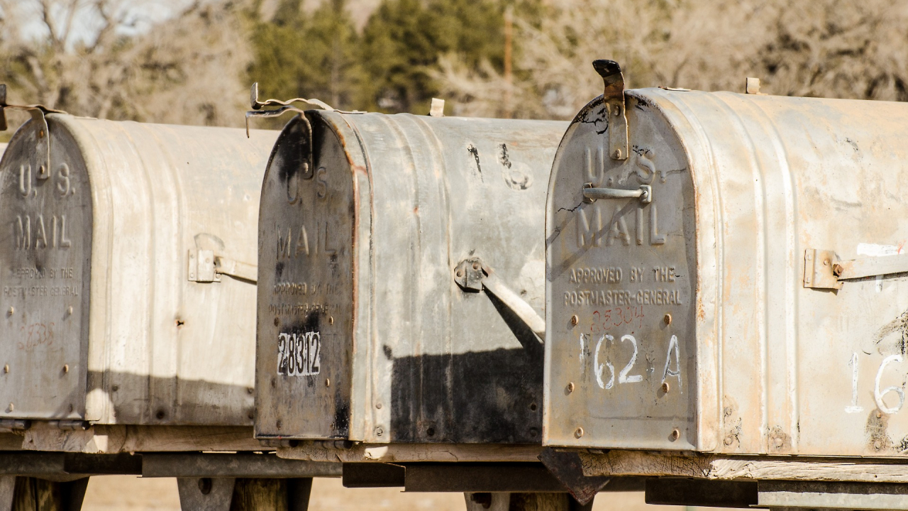 Englezul care te ajută să livrezi colete mai simplu și mai ieftin