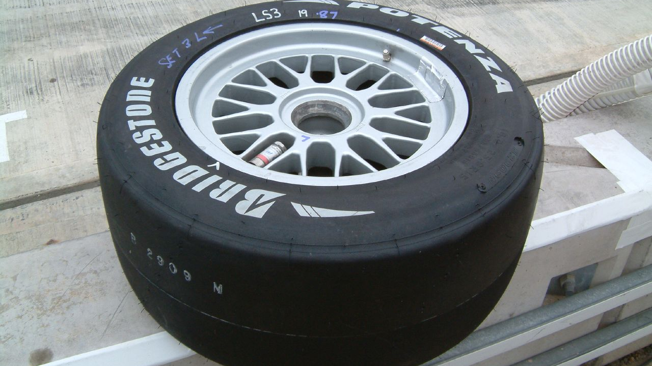 Bridgestone își suspendă activitățile de producție în Rusia și exporturile către aceasta