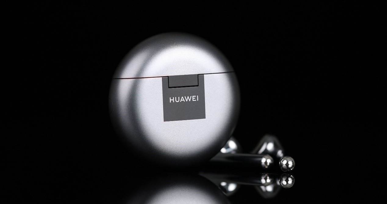 HUAWEI FreeBuds 4: Căști open fit cu anulare activă a zgomotului, preț excelent