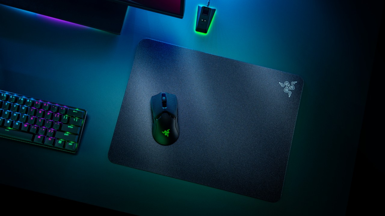 Razer Acari e un ”covoraș” de mouse pentru cei care vor viteză maximă de reacție