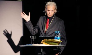 Știrile zilei - 19 octombrie - Ecudadorienii i-au tăiat firul de net lui Assange