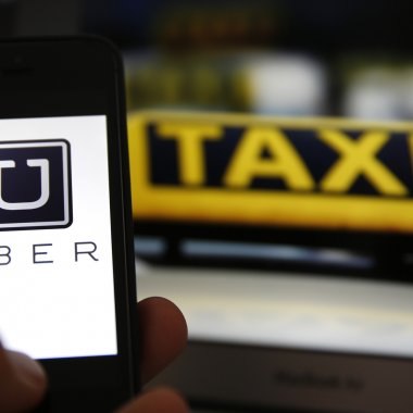 Tribunalul Cluj suspendă dreptul Uber să desfășoare servicii de transport. Răspunsul Uber: suntem o platformă digitală, continuăm activitatea