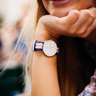 Trei smartwatch-uri pentru femei