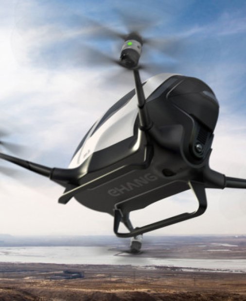 Drone pentru persoane pe cer din vară. Elon Musk: "15% din locurile de muncă vor dispărea din cauza mașinilor autonome"