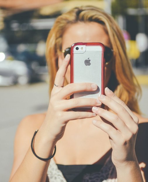 România smartphone-urilor: câți și cum folosim telefoanele