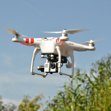 Ce pățești în SUA dacă te plimbi cu drona pe unde nu-ți fierbe oala
