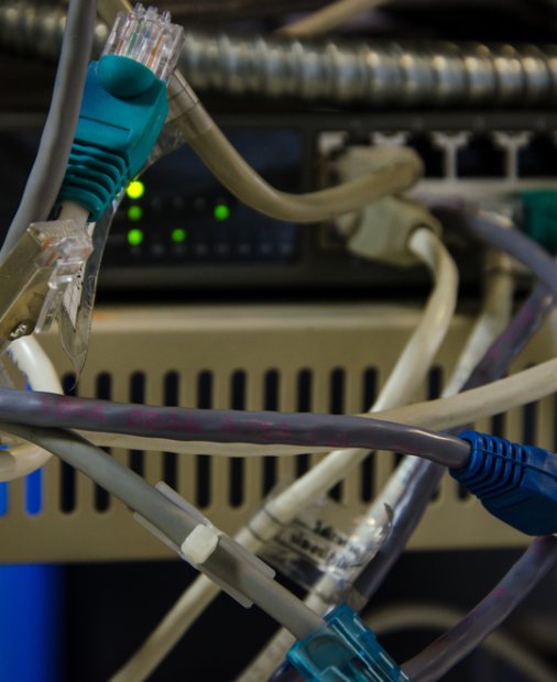 Dezordinea digitală: câte aplicații folosim în realitate