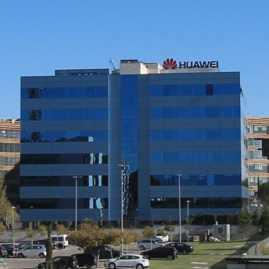 Huawei deschide un centru global de service în București