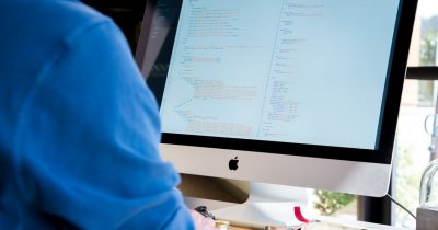 Joburi în IT: O companie caută peste 100 de programatori români