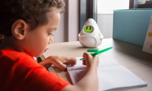 Românii de la Woogie, campanie de crowdfunding pentru robotul de copii