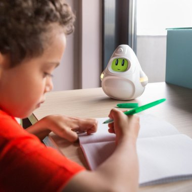 Românii de la Woogie, campanie de crowdfunding pentru robotul de copii