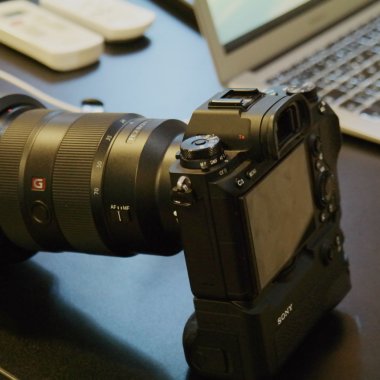 Sony a9, mirrorless-ul care ar ucide DSLR-urile, ajunge în România