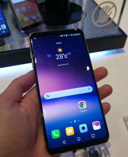 IFA 2017 - LG V30 e un telefon simplu, dar foarte premium