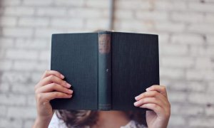 Ce cărți citesc antreprenorii români și ar trebui să o faci și tu