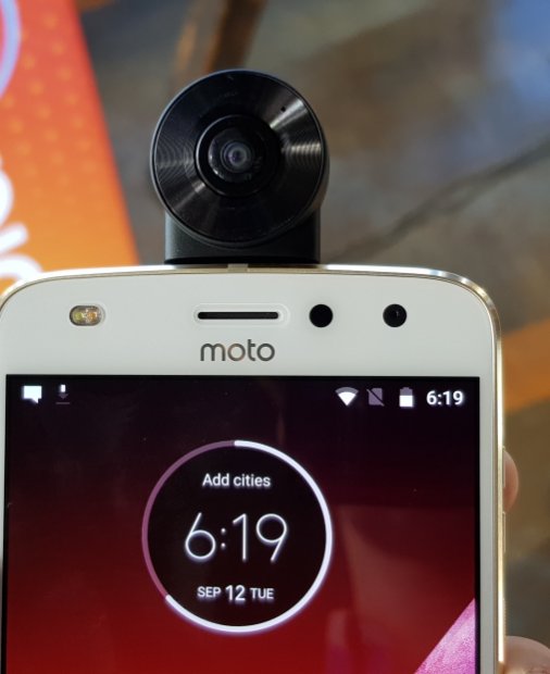 Lenovo Moto Z2 Play, lansat oficial în România, alături de Moto Mods
