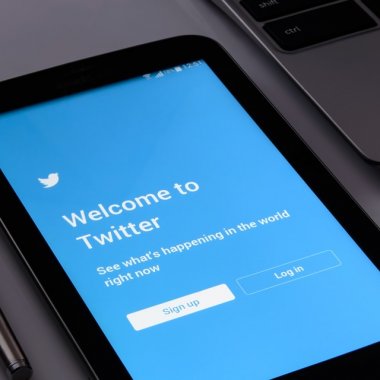 Twitter testează dublarea numărului de caractere