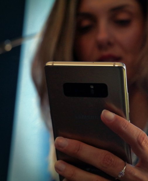 Cum e viața de avocat și antreprenor cu un Note8