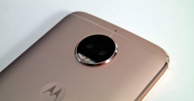 Review Motorola Moto G5s Plus - upgrade discret cu accente premium
