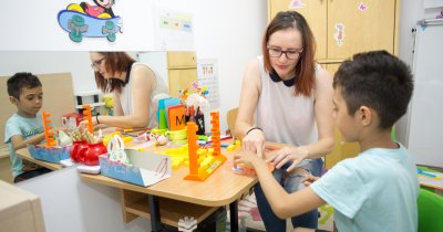 Prima aplicație românească pentru oamenii care ajută copiii cu autism