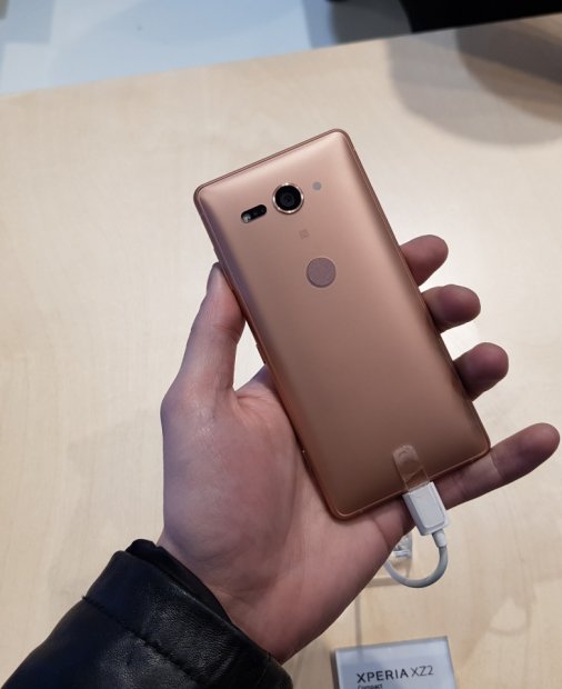 Sony Xperia XZ2 Compact: pierdut piață, o declar nulă. Cui folosește?