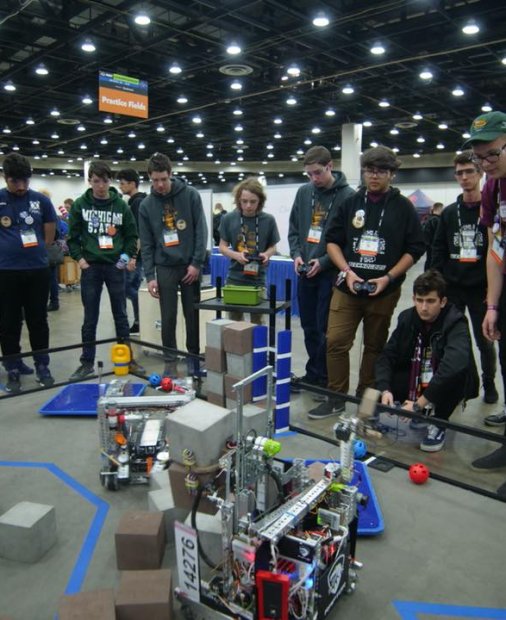 RoboRomânia - semifinaliști la Campionatul Mondial de Robotică