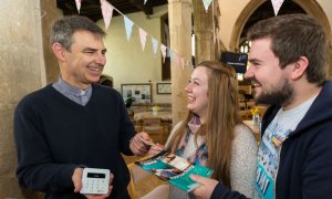 Convertire la digital: Biserica introduce donațiile contactless