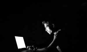 Care sunt cele mai atacate industrii de către hackeri?
