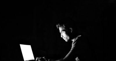 Care sunt cele mai atacate industrii de către hackeri?