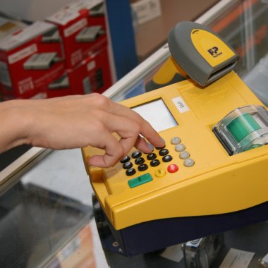 Nu mai sta la coada cash - taxa de pod la supermarket la PayPoint