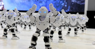 Băncile vor să-și înlocuiască funcționarii de la ghișee cu roboți